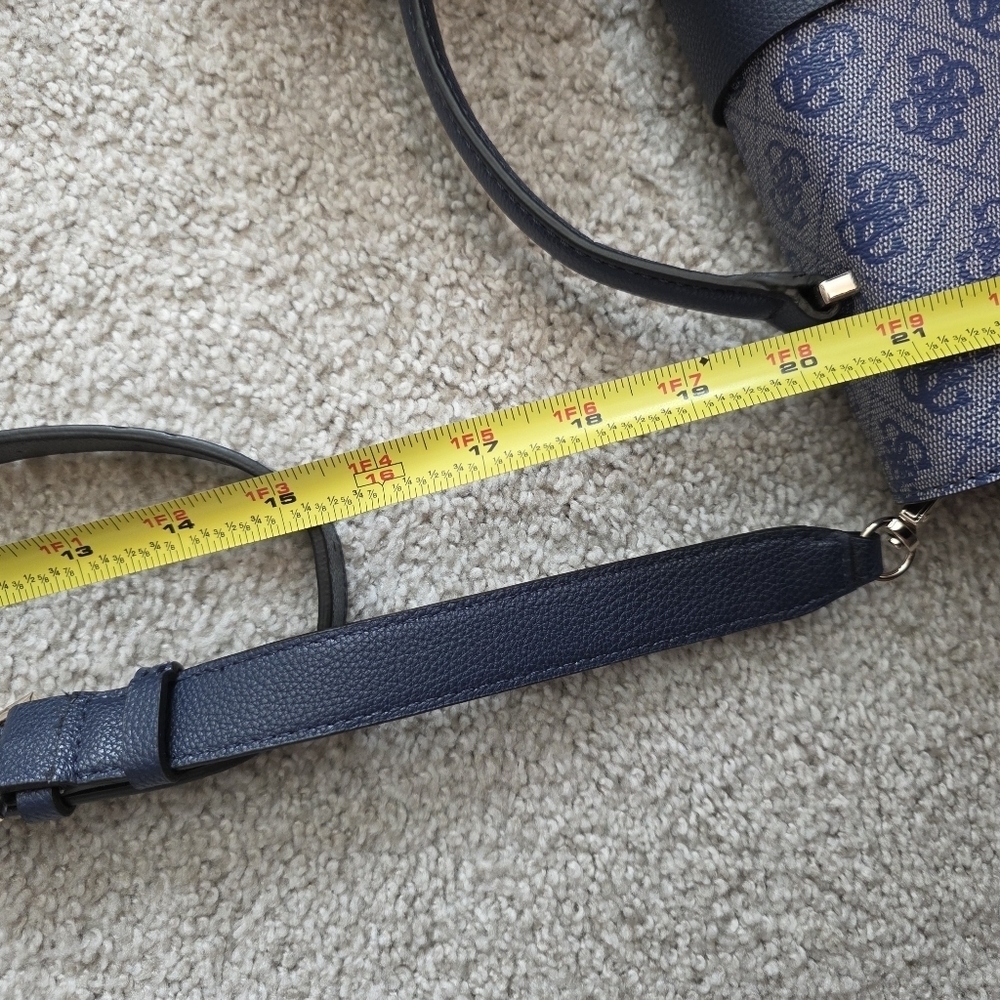 Guess Handbag - Picture 15 of 15